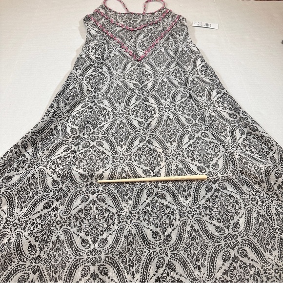 Roxy World Waiting Grey Damask Print Maxi Dress - Picture 7 of 14